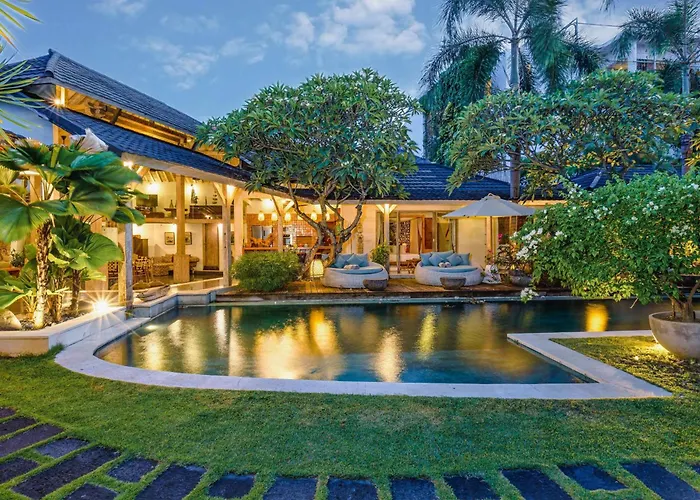 Cinta Damai - Stunning & Stylish 4br Luxury In The Heart Of Seminyak, Just A 10-min Walk To The ヴィラ スミニャック