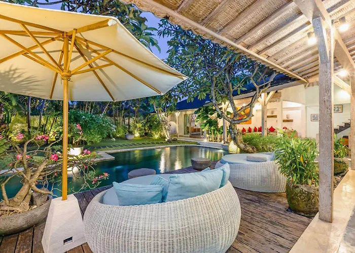 Cinta Damai - Stunning & Stylish 4br Luxury In The Heart Of Seminyak, Just A 10-min Walk To The
