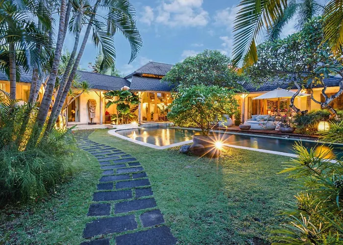 Cinta Damai - Stunning & Stylish 4br Luxury In The Heart Of Seminyak, Just A 10-min Walk To The