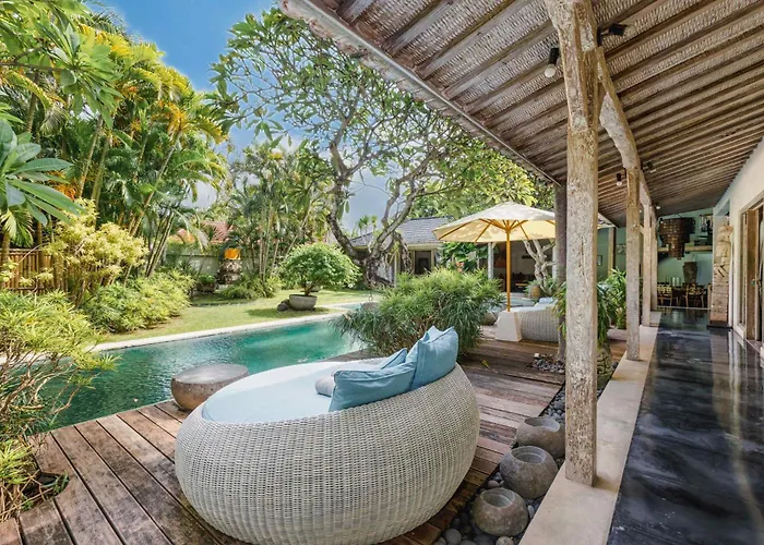 Cinta Damai - Stunning & Stylish 4br Luxury In The Heart Of Seminyak, Just A 10-min Walk To The * スミニャック