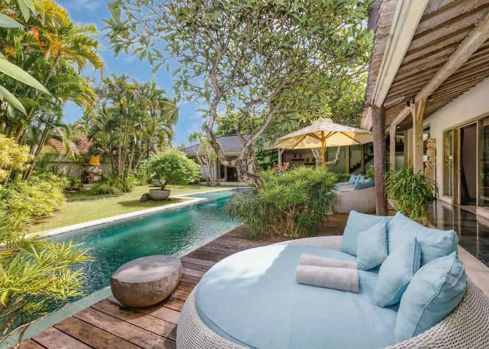 Cinta Damai - Stunning & Stylish 4br Luxury In The Heart Of Seminyak, Just A 10-min Walk To The ヴィラ