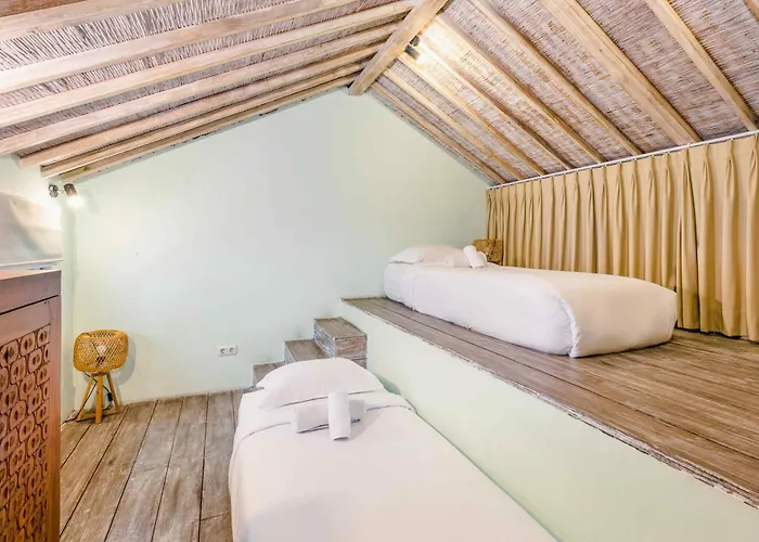 Cinta Damai - Stunning & Stylish 4br Luxury In The Heart Of Seminyak, Just A 10-min Walk To The ヴィラ
