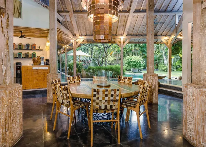 Cinta Damai - Stunning & Stylish 4br Luxury In The Heart Of Seminyak, Just A 10-min Walk To The スミニャック