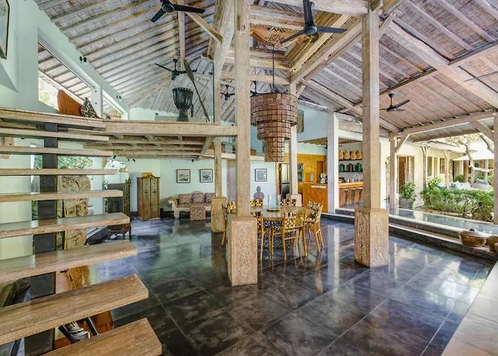Cinta Damai - Stunning & Stylish 4br Luxury In The Heart Of Seminyak, Just A 10-min Walk To The スミニャック