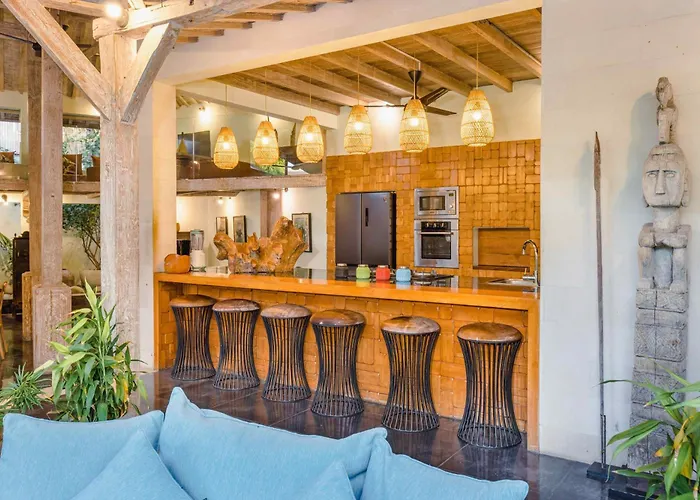 Cinta Damai - Stunning & Stylish 4br Luxury In The Heart Of Seminyak, Just A 10-min Walk To The ヴィラ スミニャック