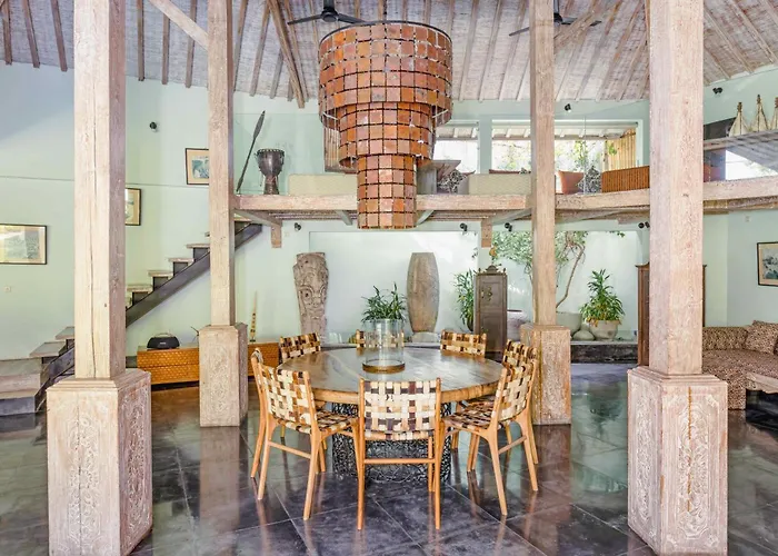 Cinta Damai - Stunning & Stylish 4br Luxury In The Heart Of Seminyak, Just A 10-min Walk To The *