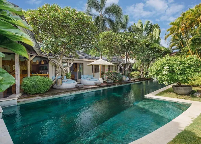 Cinta Damai - Stunning & Stylish 4br Luxury In The Heart Of Seminyak, Just A 10-min Walk To The スミニャック
