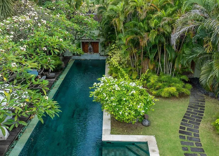 Cinta Damai - Stunning & Stylish 4br Luxury In The Heart Of Seminyak, Just A 10-min Walk To The ヴィラ スミニャック