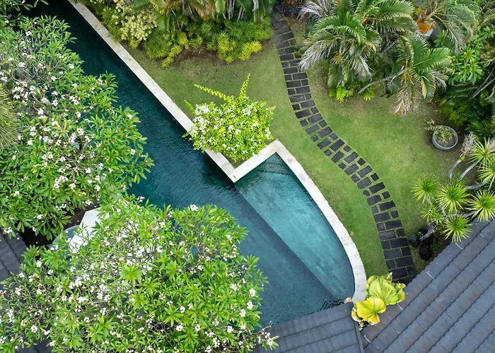 Cinta Damai - Stunning & Stylish 4br Luxury In The Heart Of Seminyak, Just A 10-min Walk To The ヴィラ スミニャック